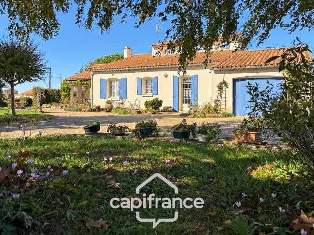 Vente maison 6 pièces Fontaines 85