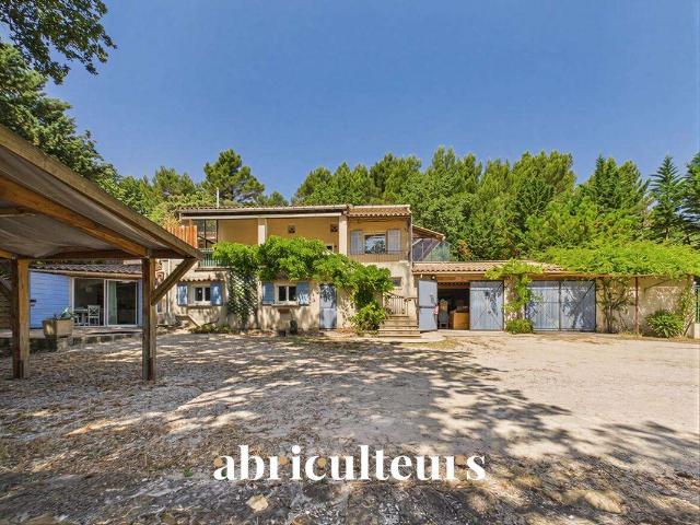 Vente maison 6 pièces Lauris 84