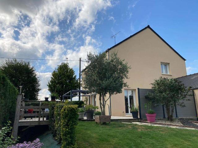 Vente maison 6 pièces Laval 53