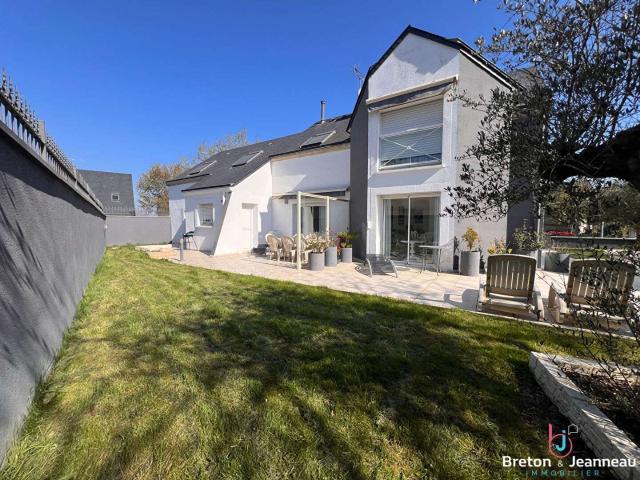 Vente maison 6 pièces Laval 53