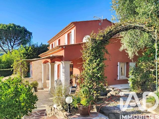 Vente maison 6 pièces Les Adrets de l'Estérel 83