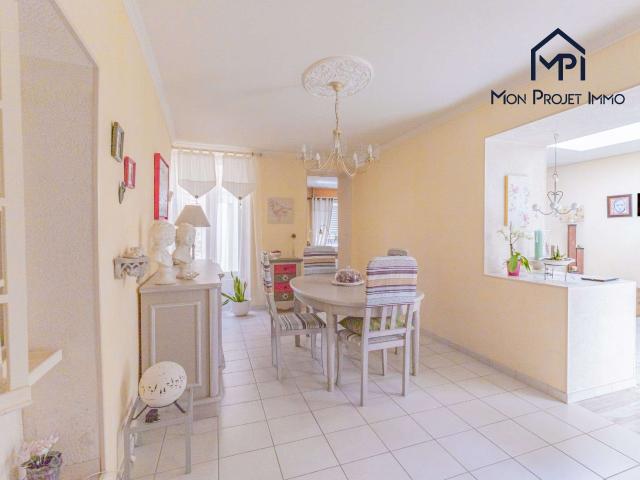 Vente maison 6 pièces Montsûrs Saint Céneré 53