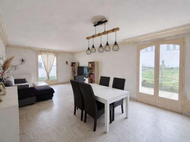 Vente maison 6 pièces Méral 53