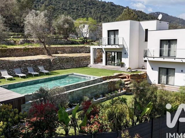 Vente maison 6 pièces Solliès Toucas 83