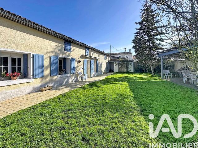 Vente maison 6 pièces Saint Cyr du Doret 17