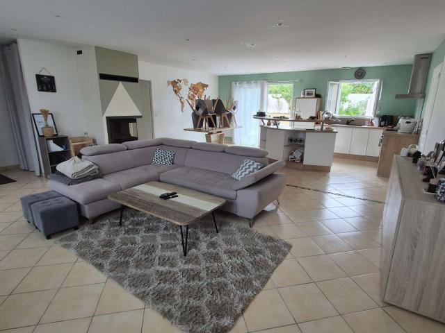 Vente maison 6 pièces Saint Étienne du Bois 85