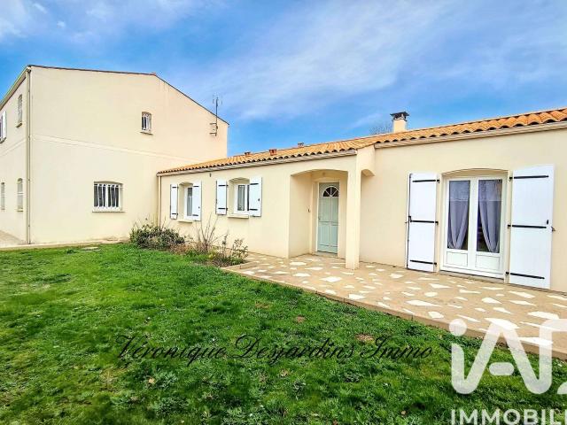 Vente maison 6 pièces Saintes 17