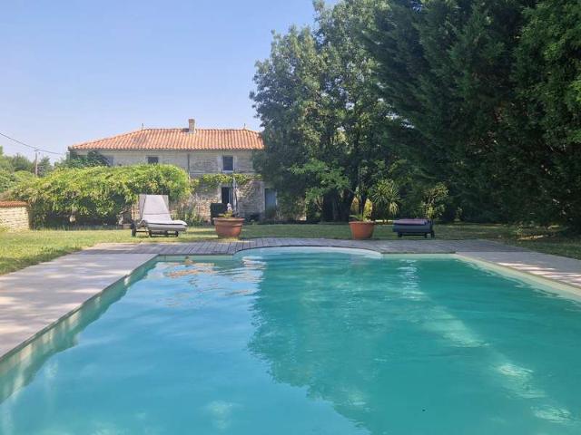 Vente maison 6 pièces Tonnay Boutonne 17