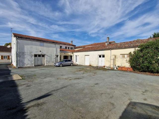 Vente maison 6 pièces Tonnay Boutonne 17