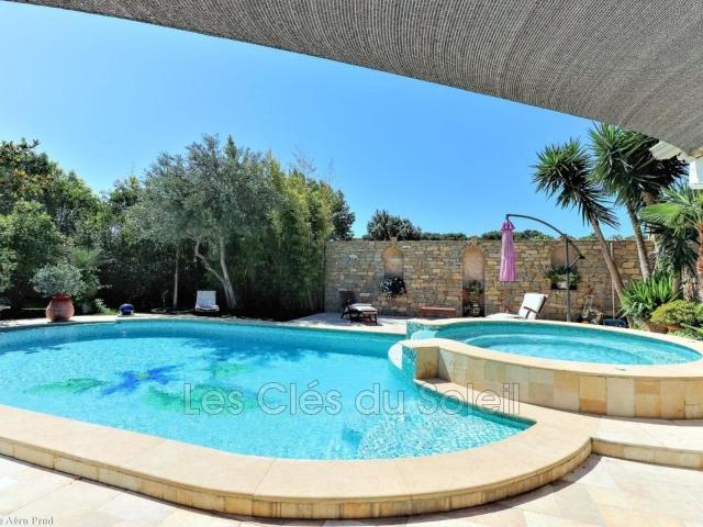 Vente maison 8 Pièce s 226m² Sanary sur Mer