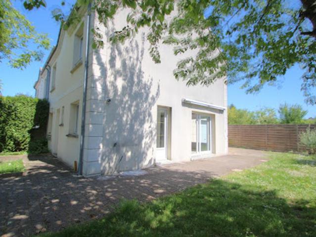 Vente Maison 8 pièces 118.06 m2 Saint Jean de la Ruelle