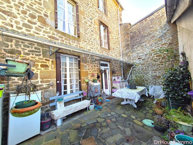 Vente Maison 8 pièces 127 m2 Gorron
