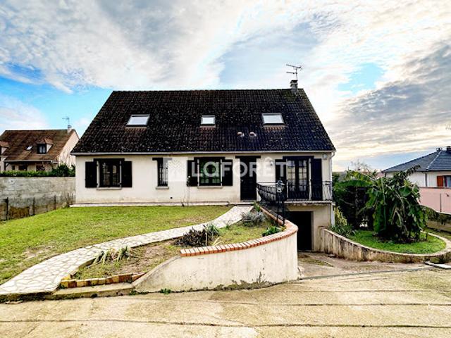 Vente Maison 8 pièces 136 m2 Saint Germain lès Arpajon