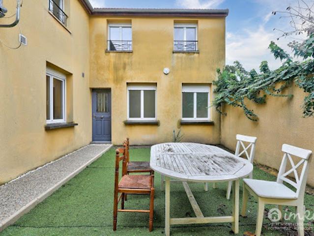 Vente Maison 8 pièces 139 m2 Saint Denis