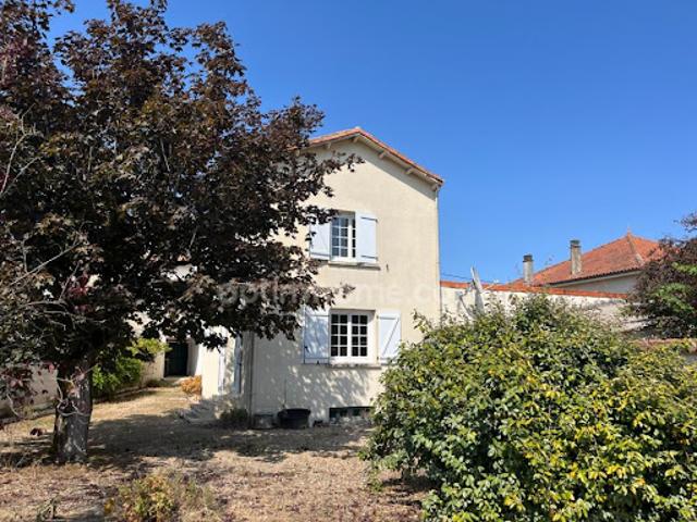 Vente Maison 8 pièces 148 m2 Mansle