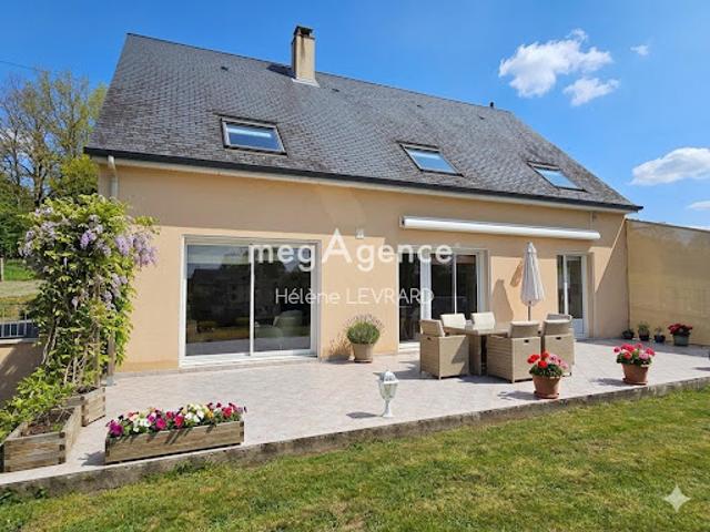 Vente Maison 8 pièces 148 m2 Sillé le Guillaume