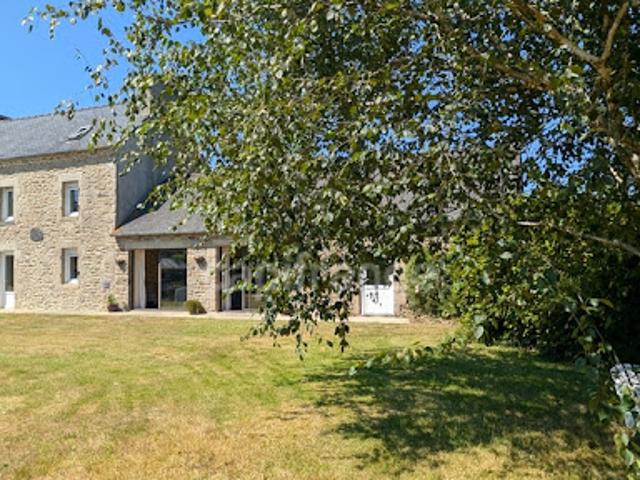 Vente Maison 8 pièces 140 m2 Lanarvily
