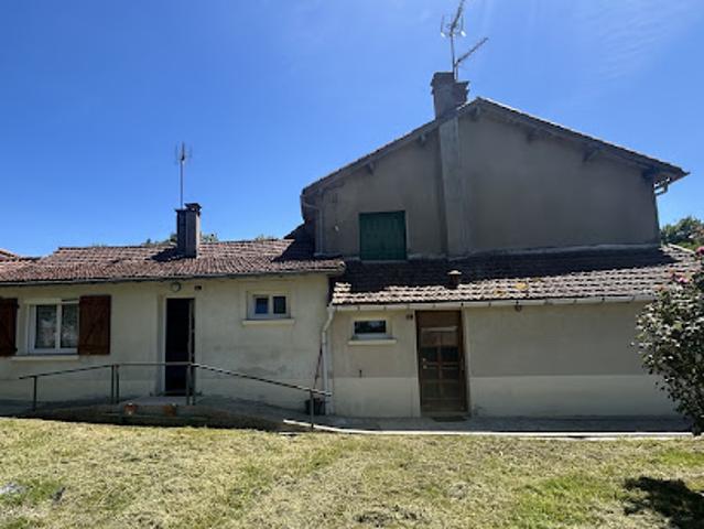 Vente Maison 8 pièces 141 m2 Roumazières Loubert