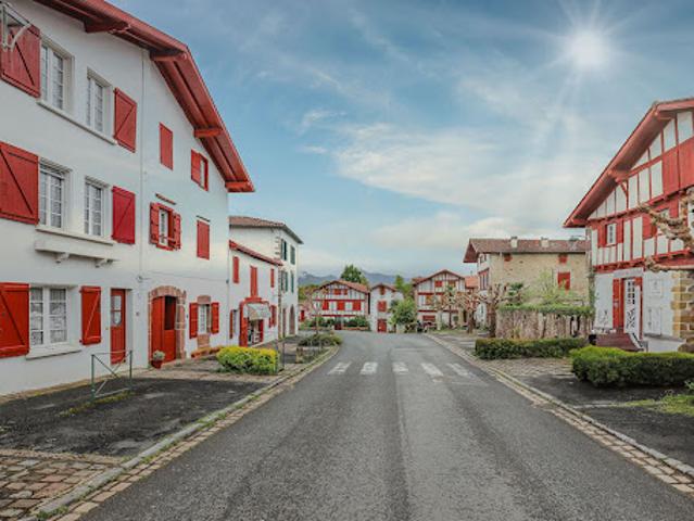 Vente Maison 8 pièces 143 m2 Ainhoa