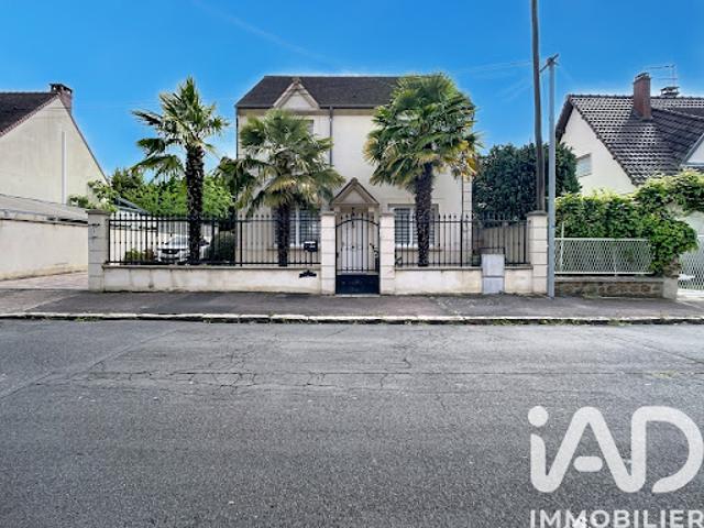 Vente Maison 8 pièces 143 m2 Sainte genevieve des bois