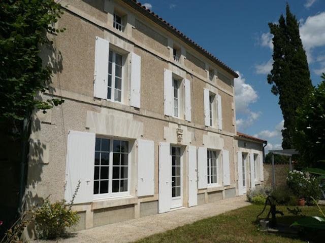 Vente Maison 8 pièces 154 m2 Jarnac