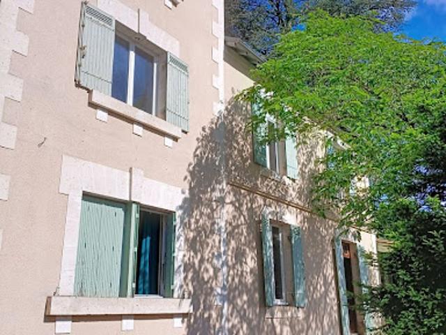 Vente Maison 8 pièces 154 m2 Riberac