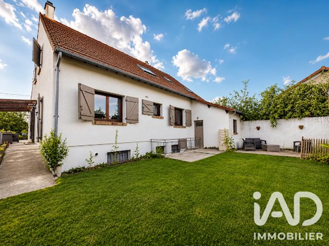 Vente Maison 8 pièces 156 m2 Sainte genevieve des bois