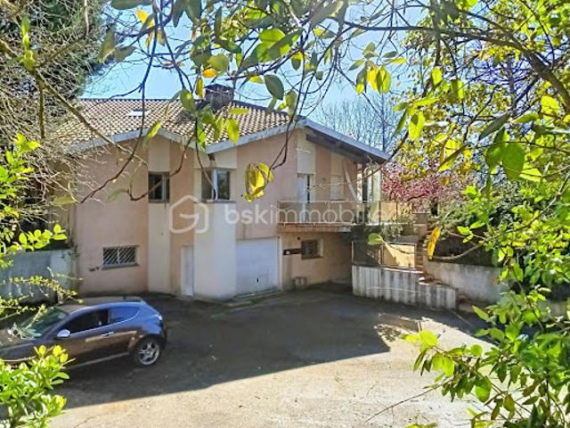 Vente Maison 8 pièces 158 m2 Peyrehorade