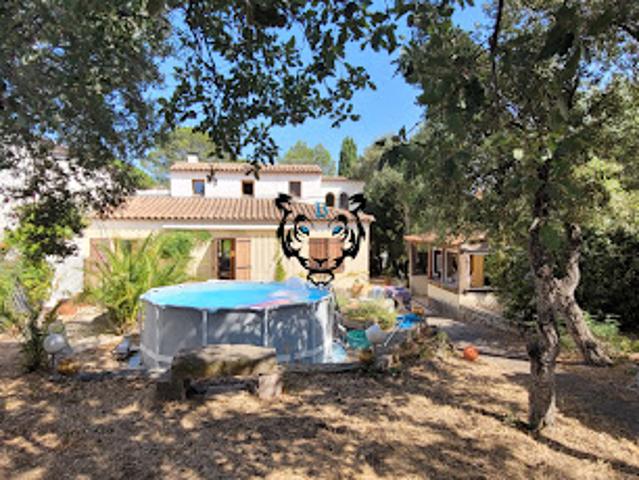 Vente Maison 8 pièces 150 m2 Roquebrune sur Argens