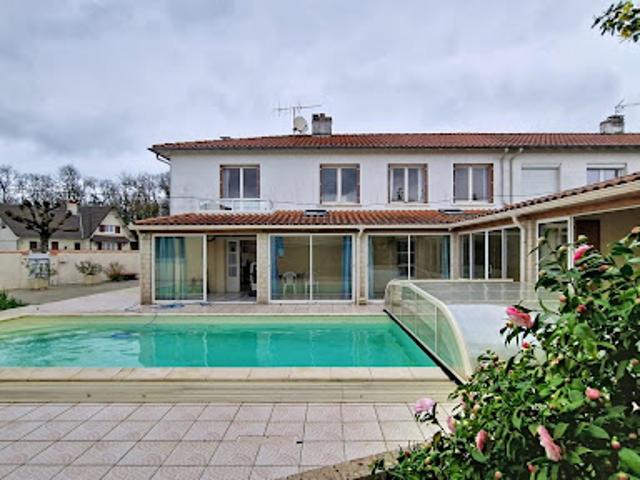 Vente Maison 8 pièces 153 m2 Chauray