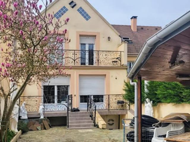 Vente Maison 8 pièces 164 m2 Velizy villacoublay