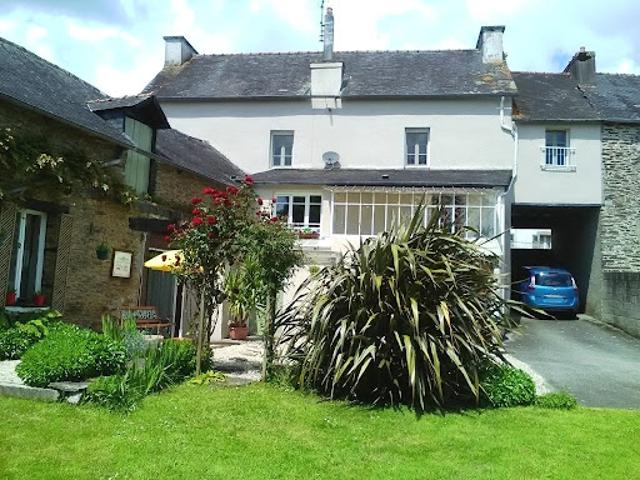 Vente Maison 8 pièces 168 m2 Châteauneuf du Faou