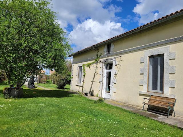 Vente Maison 8 pièces 160 m2 Saint Aigulin