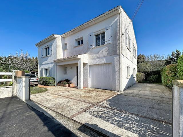 Vente Maison 8 pièces 162 m2 Rochefort