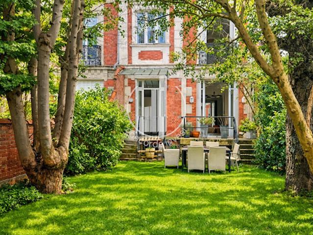 Vente Maison 8 pièces 174 m2 Courbevoie