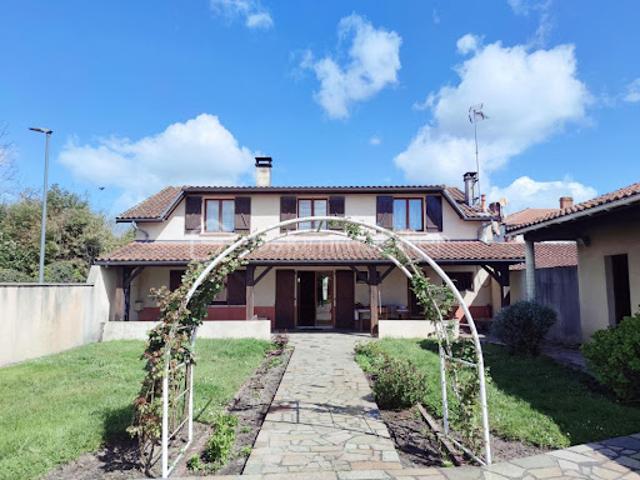 Vente Maison 8 pièces 185 m2 Le Teich