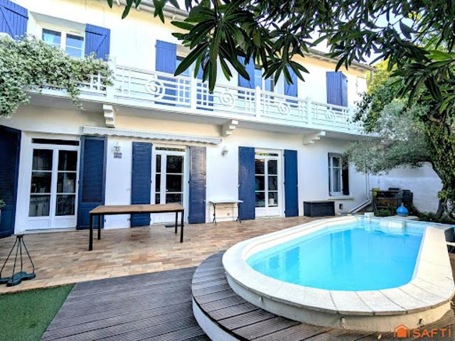 Vente Maison 8 pièces 177 m2 Nimes