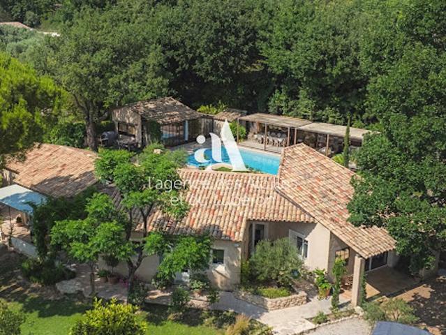 Vente Maison 8 pièces 170 m2 Robion