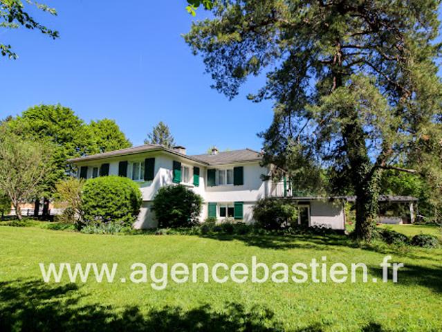 Vente Maison 8 pièces 171 m2 Saint Genis Pouilly