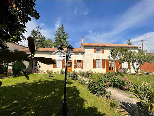 Vente Maison 8 pièces 172 m2 Chef Boutonne