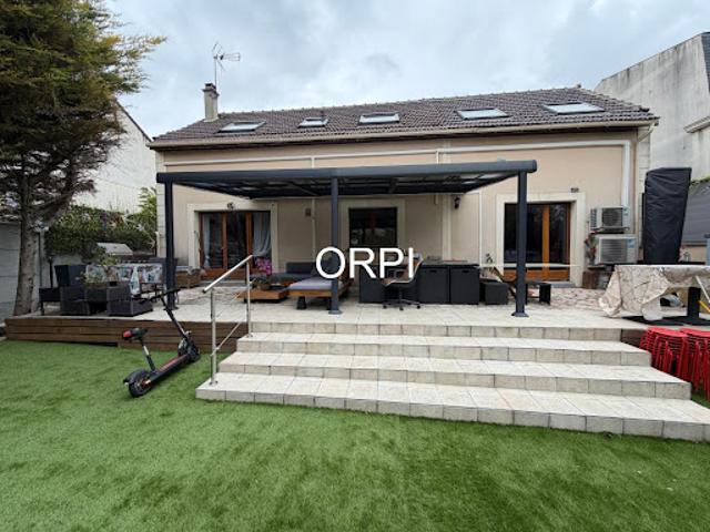 Vente Maison 8 pièces 184 m2 Vitry sur Seine