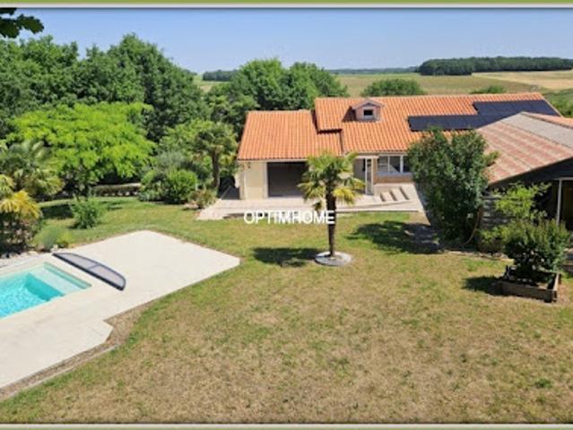 Vente Maison 8 pièces 185 m2 Roullet Saint Estèphe