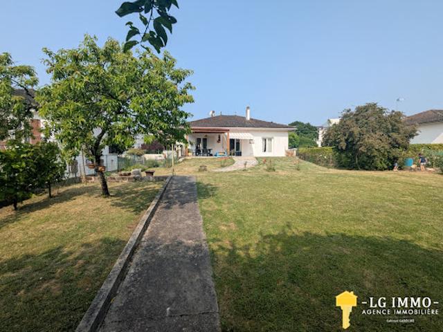 Vente Maison 8 pièces 186 m2 Jonzac