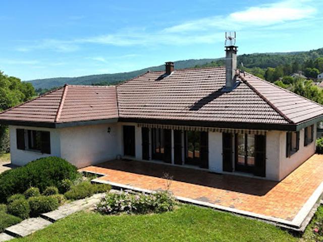 Vente Maison 8 pièces 189 m2 Arinthod