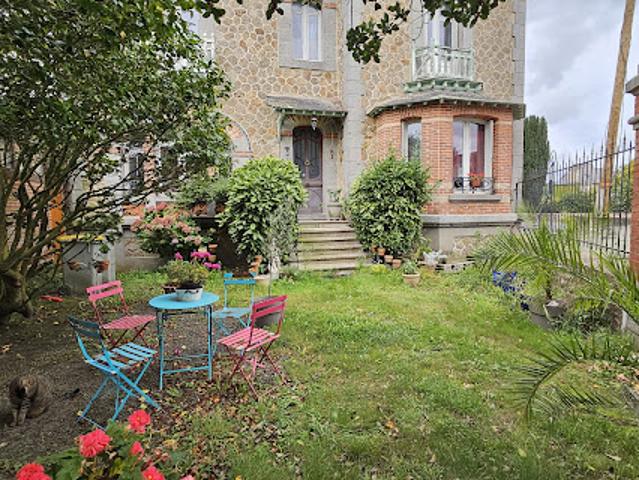 Vente Maison 8 pièces 180 m2 Guingamp