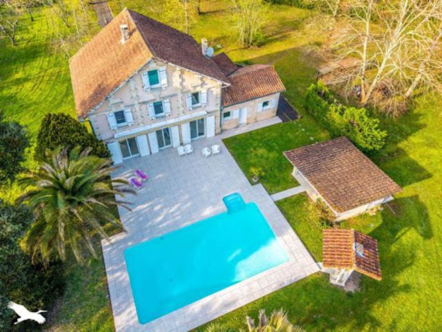Vente Maison 8 pièces 180 m2 Parempuyre