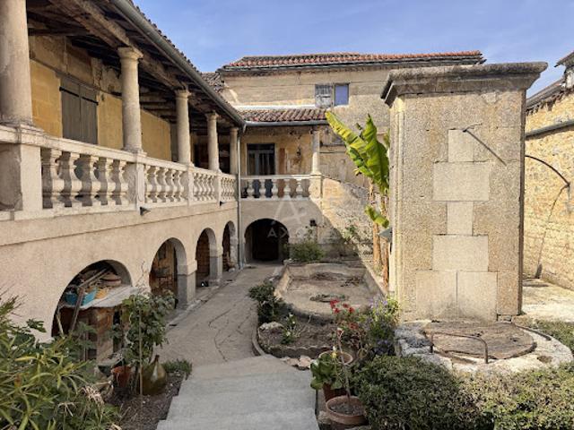 Vente Maison 8 pièces 180 m2 Roullet Saint Estèphe