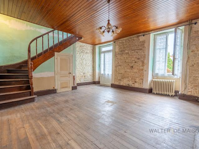 Vente Maison 8 pièces 180 m2 Saint Angeau
