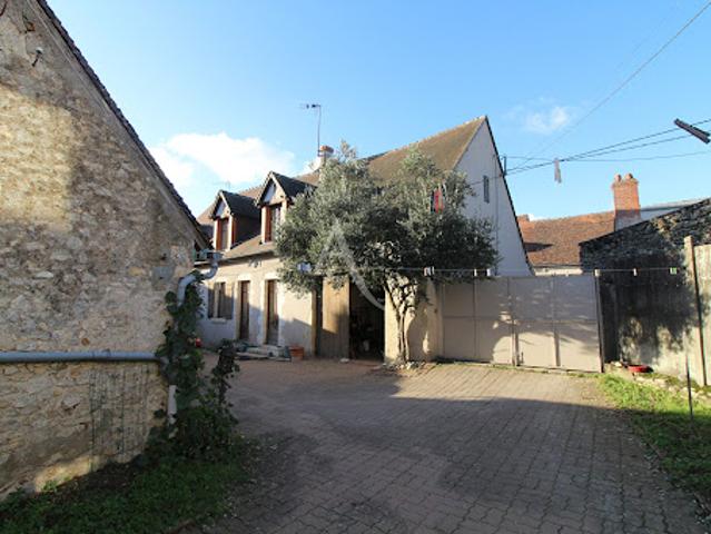 Vente Maison 8 pièces 180 m2 Villebarou
