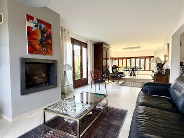 Vente Maison 8 pièces 181 m2 Le Raincy